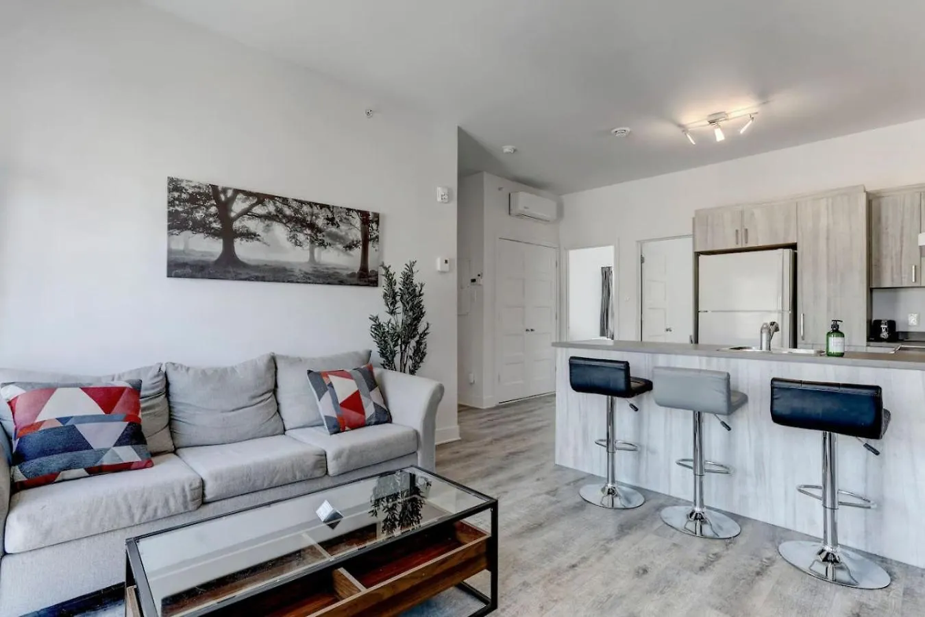 Chic And Spacious 3 Bedrooms In Griffintown Montréal
