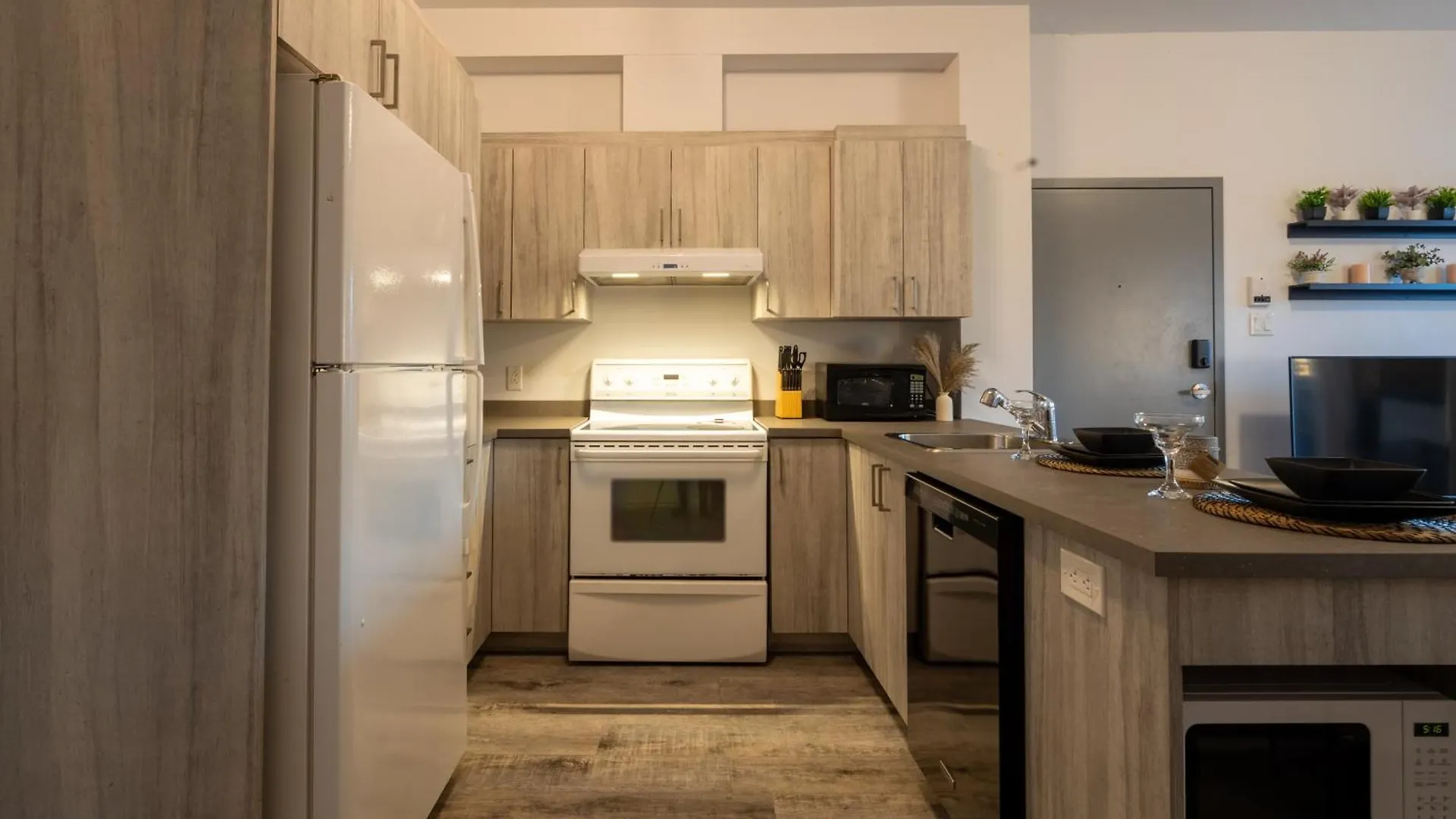 Chic And Spacious 3 Bedrooms In Griffintown Montréal Lägenhet